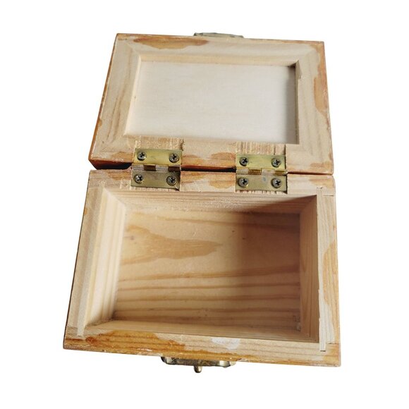 Vintage Huichol Handcrafted Mexican Beaded Box Top with Hinged Lid Navajo Style - Picture 7 of 12